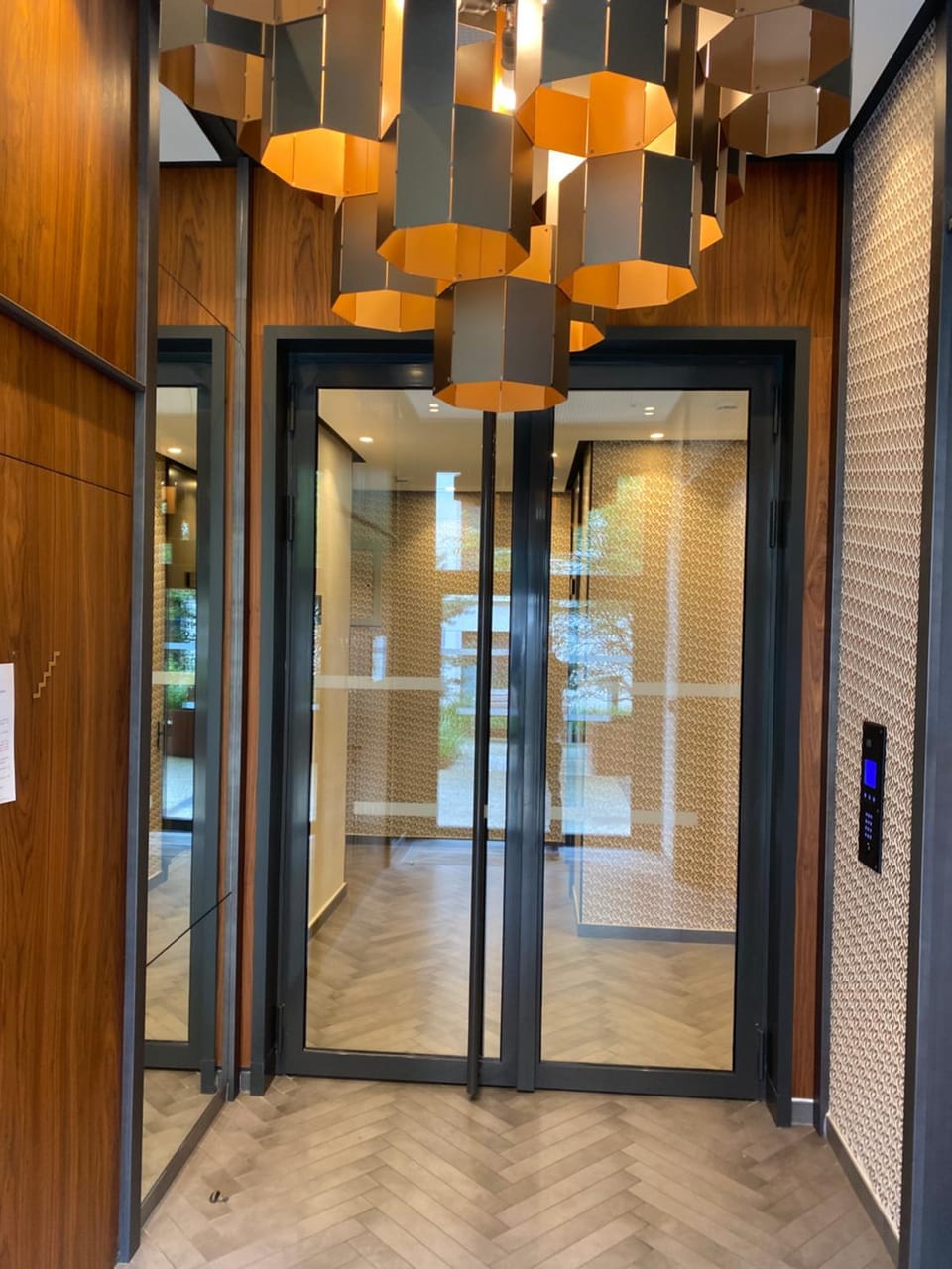 High Value up to 4pp apt La Defense & Champs Elysees Apartment in Puteaux