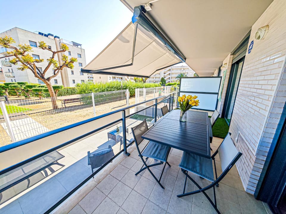 LITORAL COSTA DORADA - GOLETA Only families Apartment in Cambrils