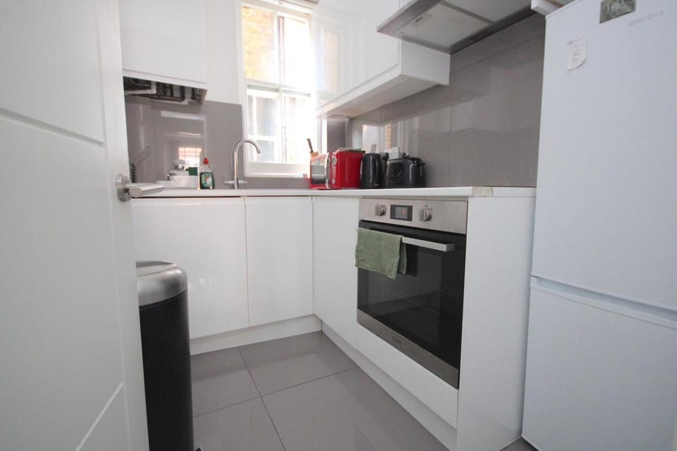 Marylebone Stays Steps from Baker Street Apartment in City of Westminster
