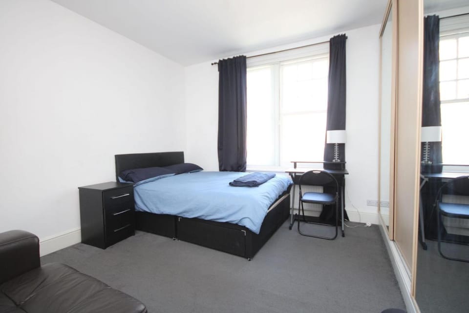 Marylebone Stays Steps from Baker Street Apartment in City of Westminster