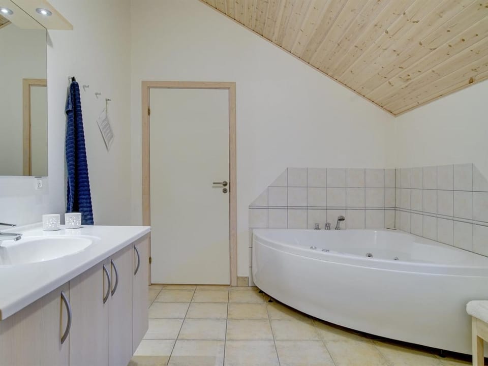 Holiday Home Tialda - 1-3km from the sea by Interhome House in Væggerløse