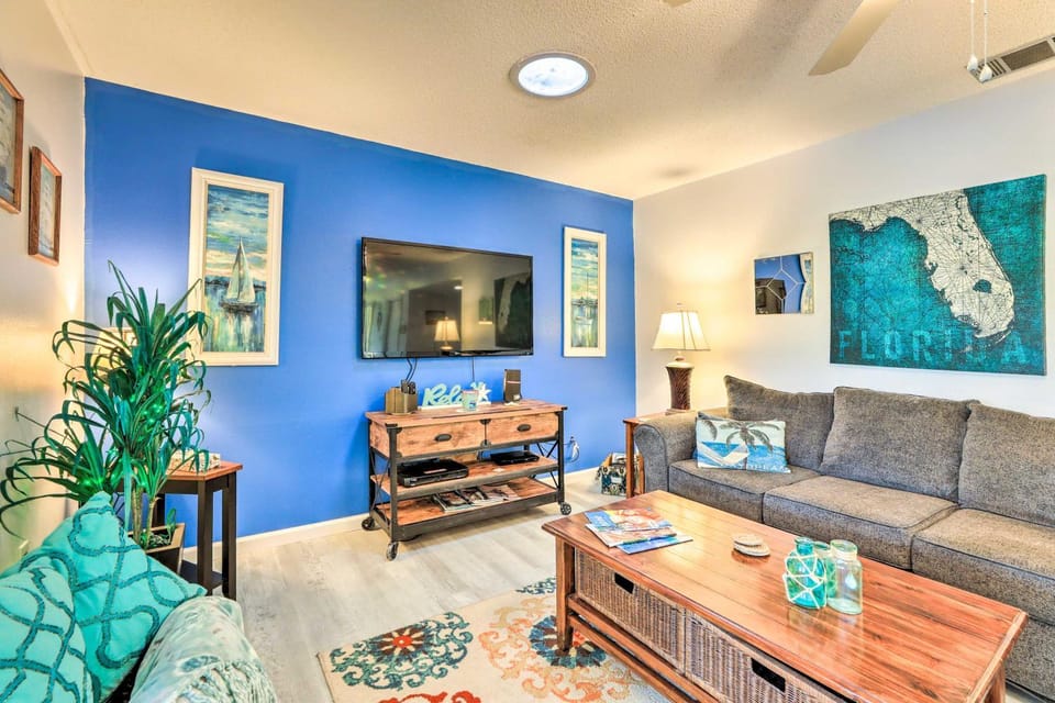 Venice Home w/ Private Pool, 7 Mi to Beach! House in Venice Gardens