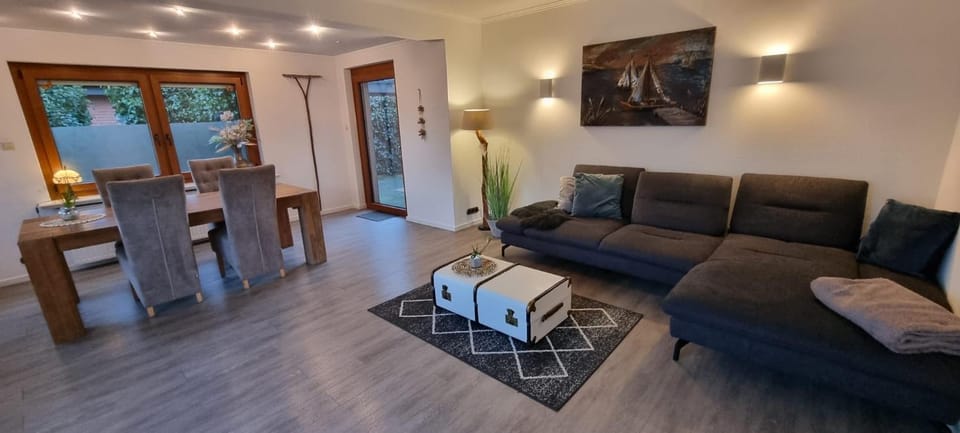 Living room, Seating area, Dining area
