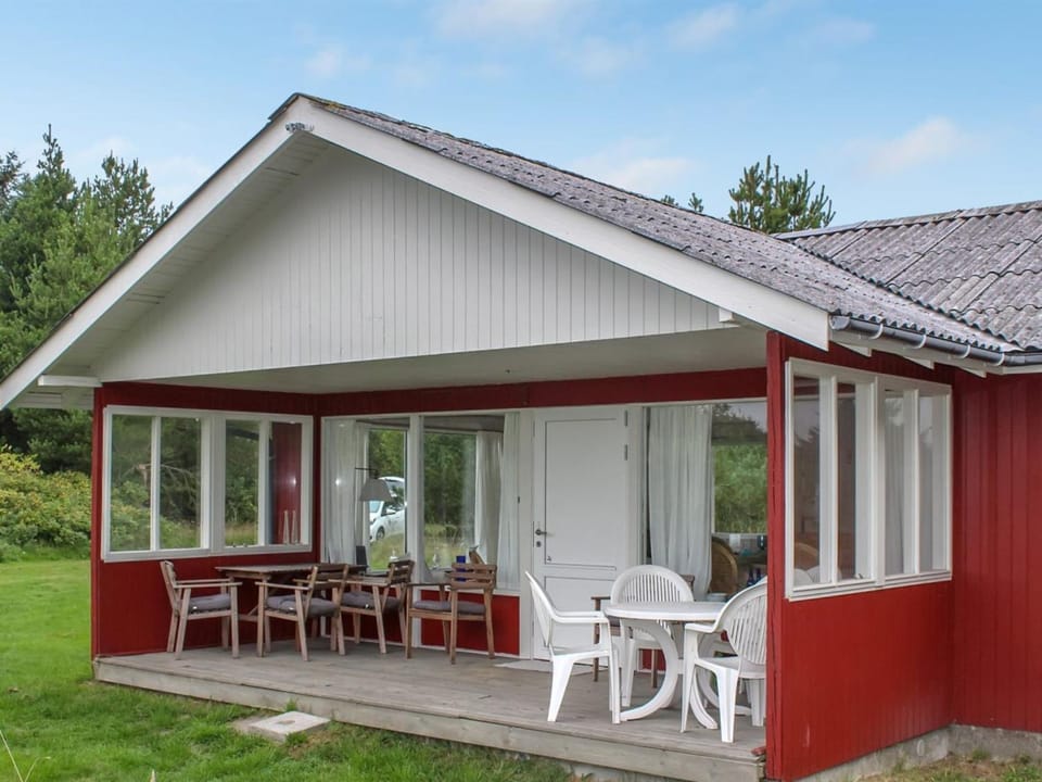 Holiday Home Toti - 500m from the sea in NW Jutland by Interhome House in Løkken