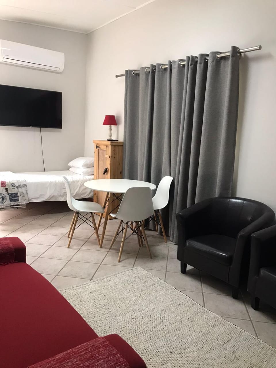 A Touch of Red Apartment in Western Cape