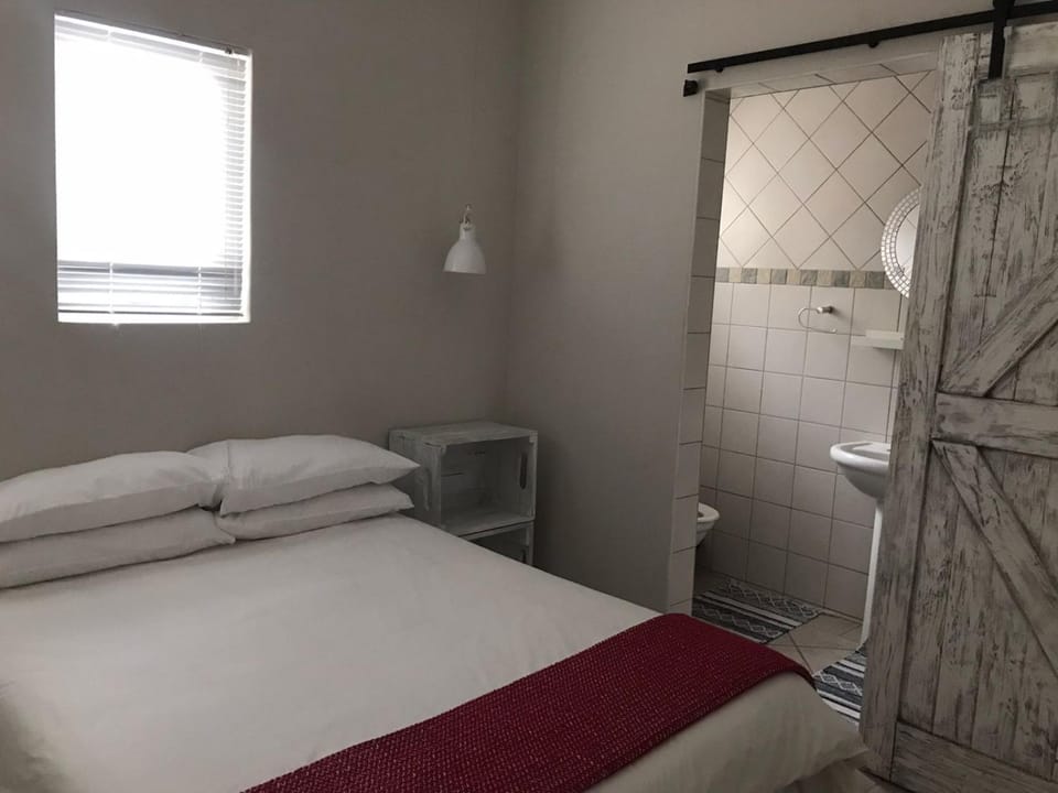 A Touch of Red Apartment in Western Cape