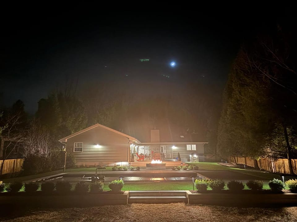 Hidden Haven House in Chikaming Township