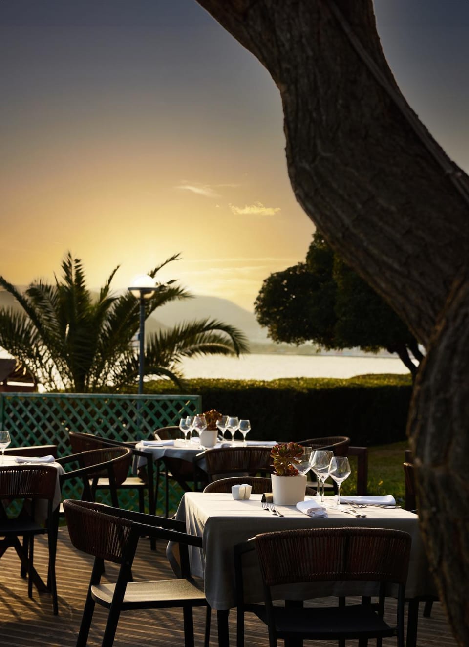 Restaurant/places to eat, Natural landscape, Banquet/Function facilities, Sea view