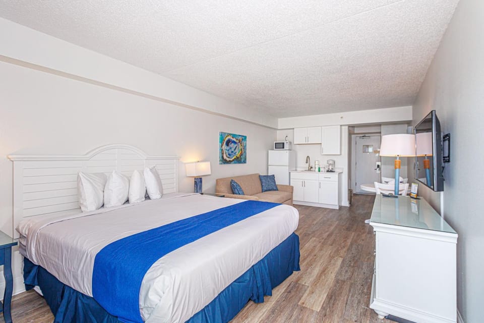 Renovated Oceanfront Condo! Perfect for 2-4 Guests! Sea Mist 20301 House in Myrtle Beach