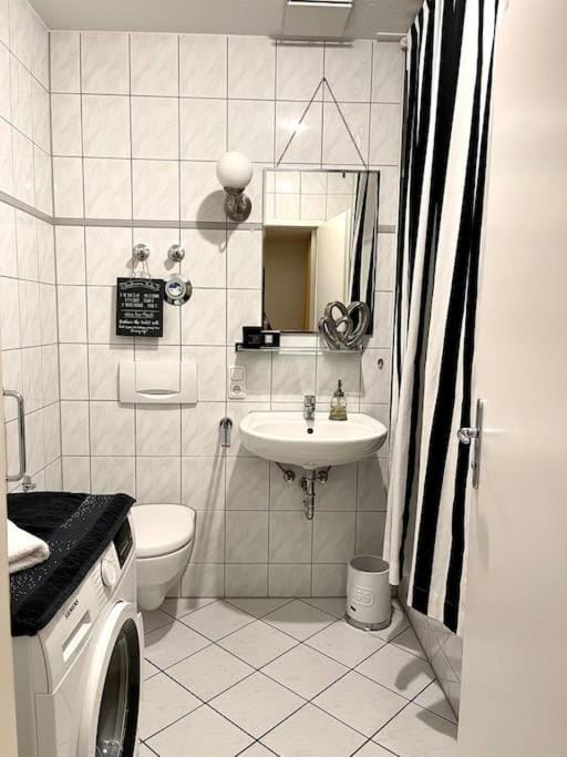Dachgeschosswohnung mit 2 Schlafzimmern Zentrum Nord mit Aufzug Apartment in Leipzig