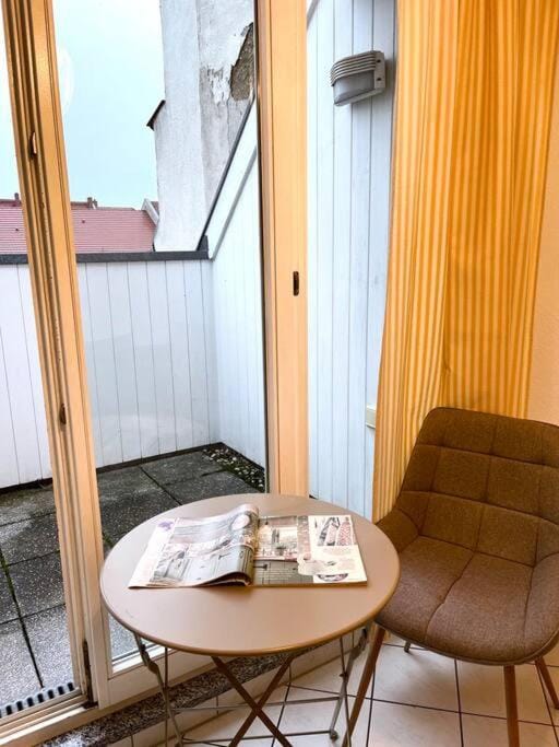 Dachgeschosswohnung mit 2 Schlafzimmern Zentrum Nord mit Aufzug Apartment in Leipzig