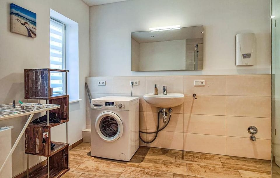 Bathroom, washing machine