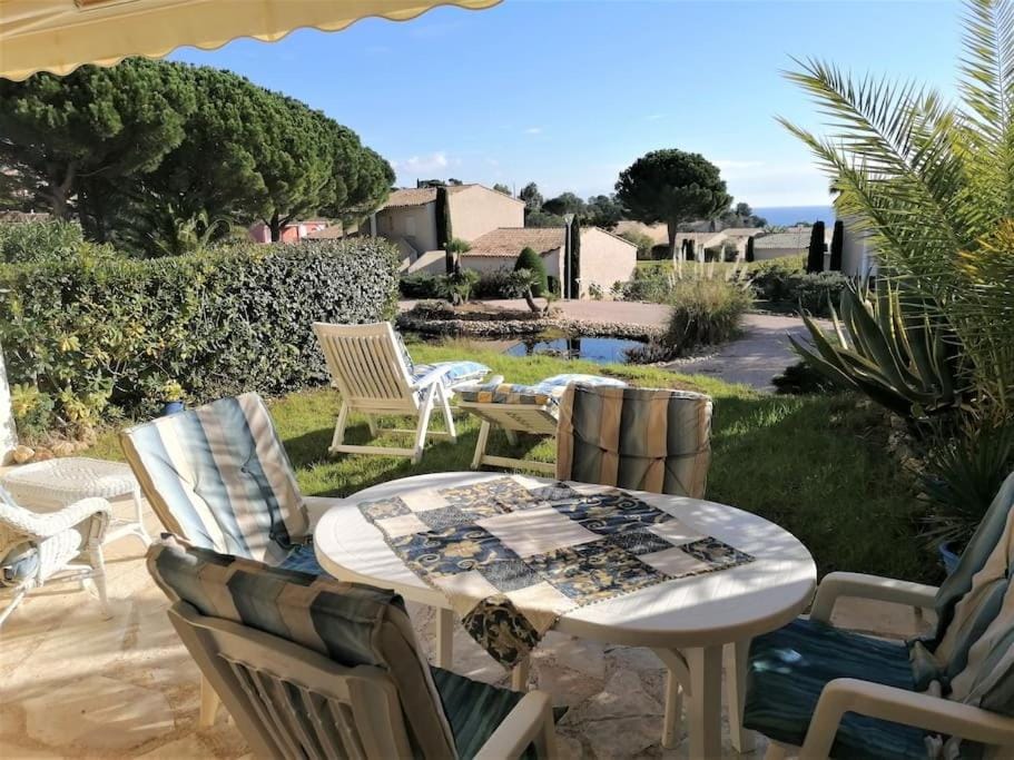 Appartement La Tranquillita, proche plage, piscine Apartment in Roquebrune-sur-Argens