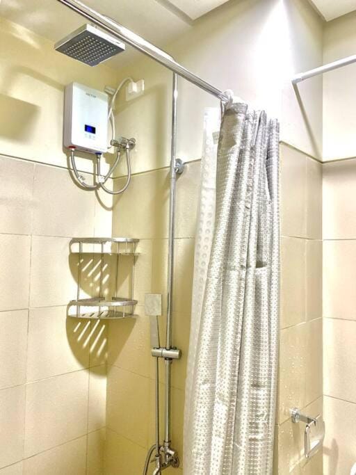 MoA S Residences Family Suite with balcony Apartment in Pasay