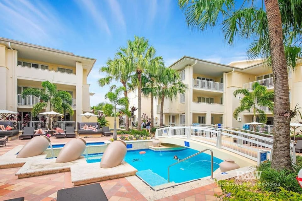 Property building, Swimming pool