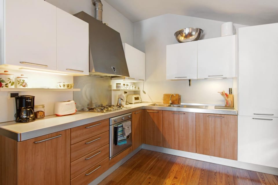 Kitchen or kitchenette, Living room