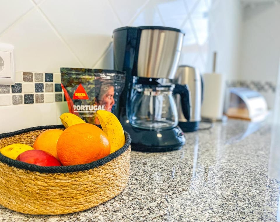 Coffee/tea facilities, Kitchen or kitchenette, Food and drinks