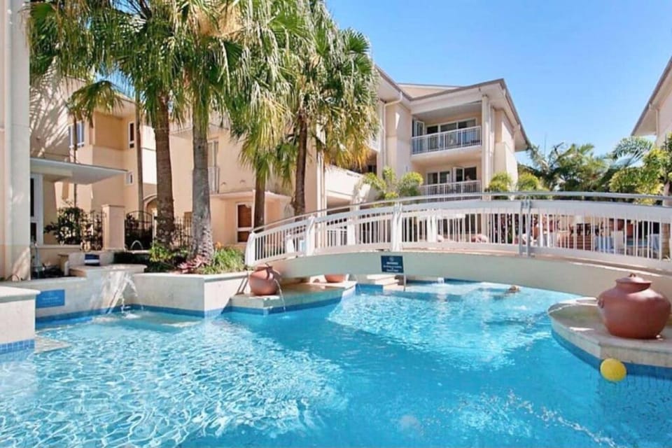 Property building, Swimming pool
