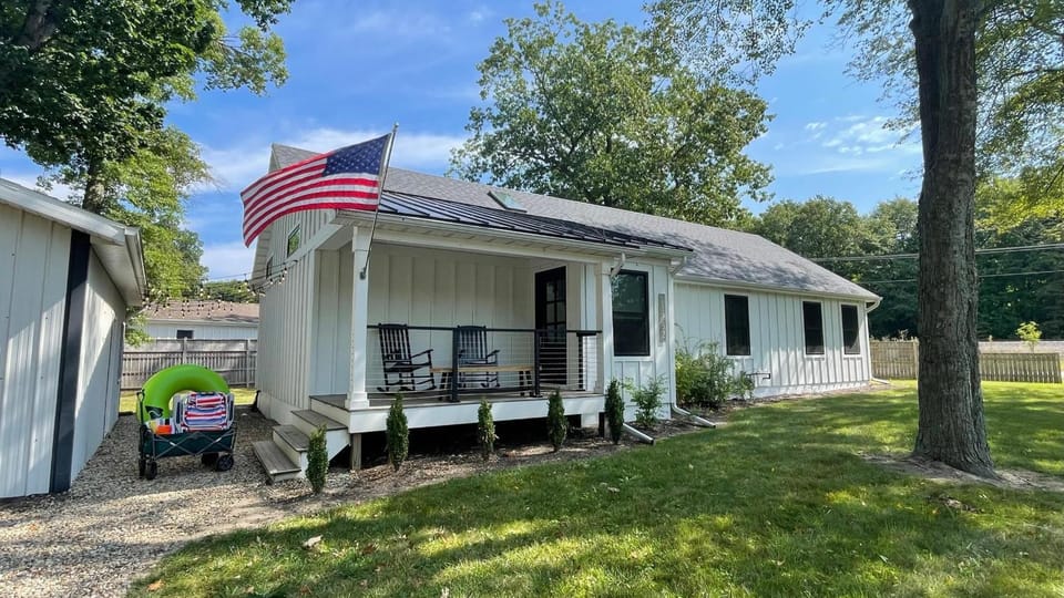 White Sands House in Chikaming Township