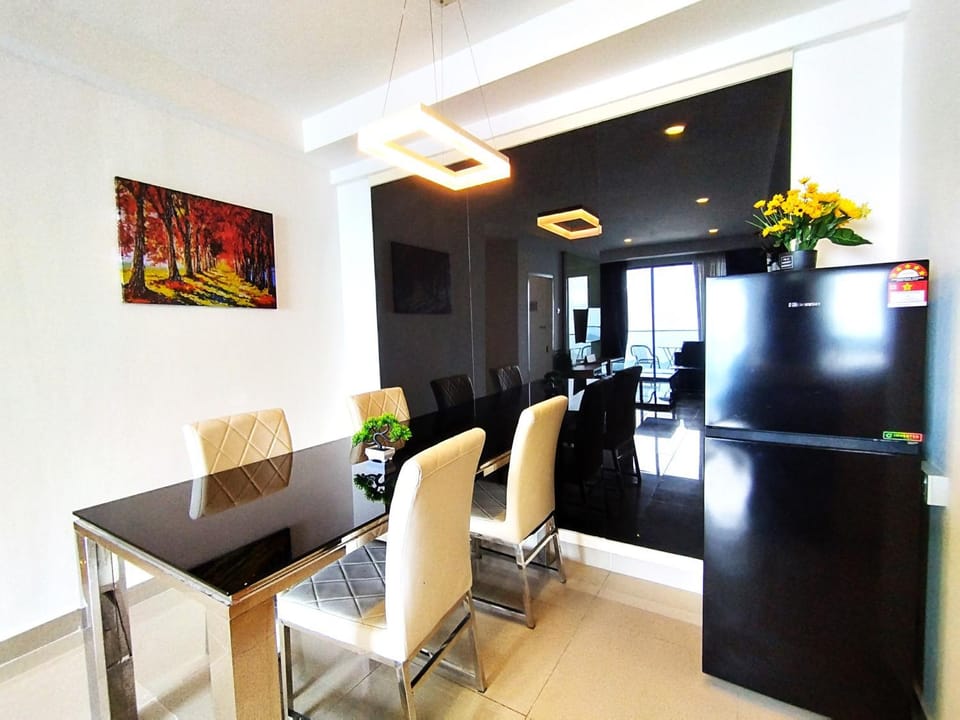 Dining area, Family