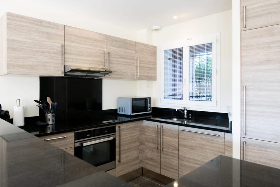 Very bright villa with garden and terrace House in Sainte-Maxime