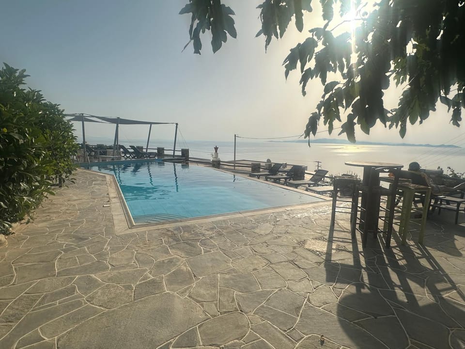 Day, Natural landscape, Pool view, Sea view, Swimming pool, sunbed