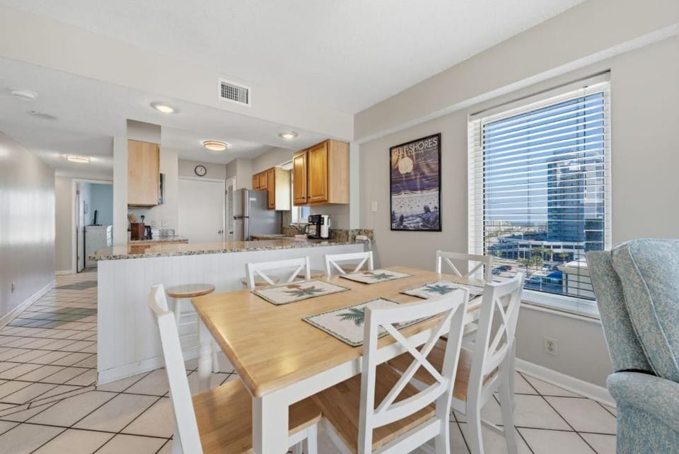 Boardwalk 681 by Youngs Suncoast Apartment in Gulf Shores