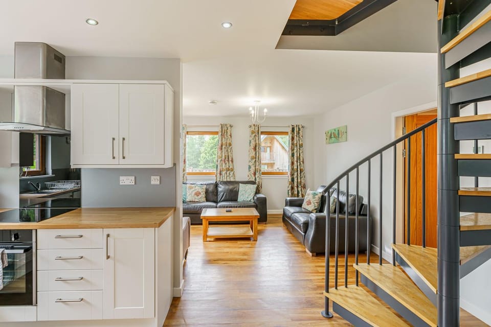 Kitchen or kitchenette, Living room, Seating area, dishwasher, pet friendly, stove