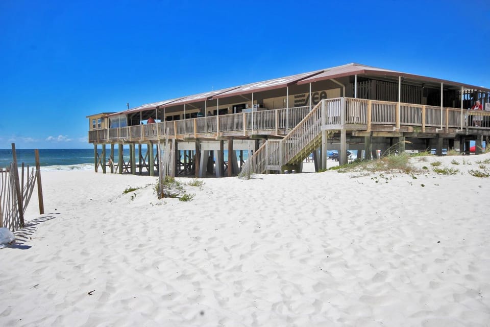 Boardwalk 1083 by Youngs Suncoast Apartment in Gulf Shores