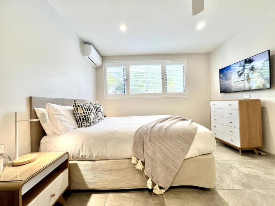 6Stu Hastings Street Studio Apartment in Noosa Heads