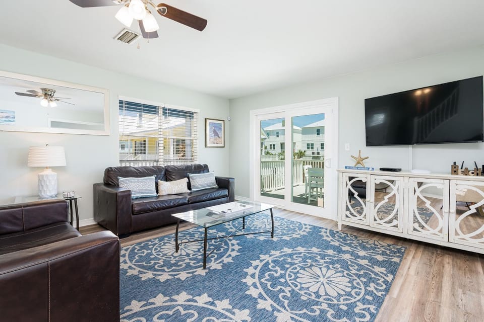 Blue Lagoon at Little Lagoon Resort by Youngs Suncoast Apartment in West Beach