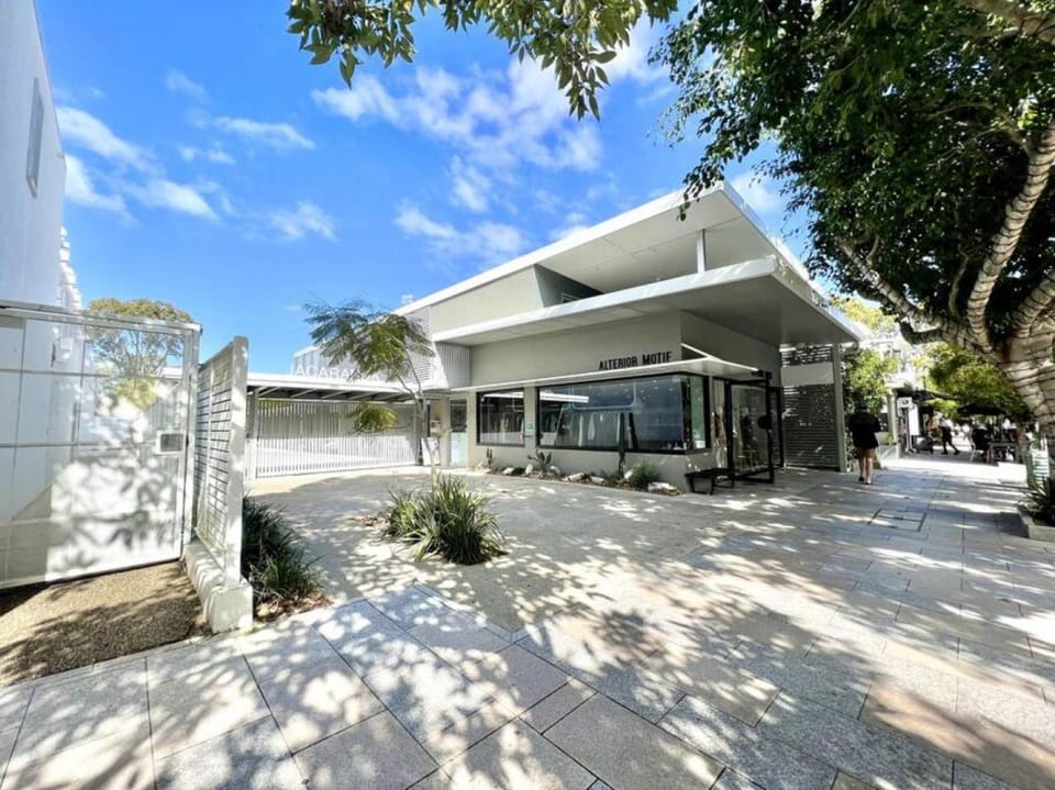 6Apt Beautifully renovated on Hastings Street Apartment in Noosa Heads