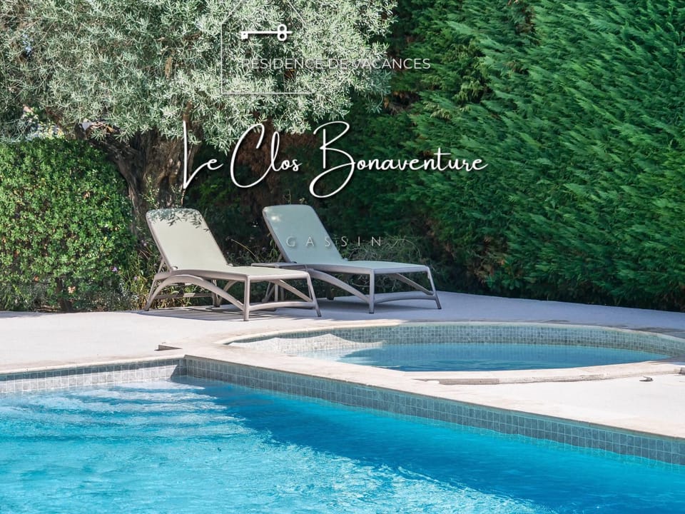 Hot Tub, Swimming pool
