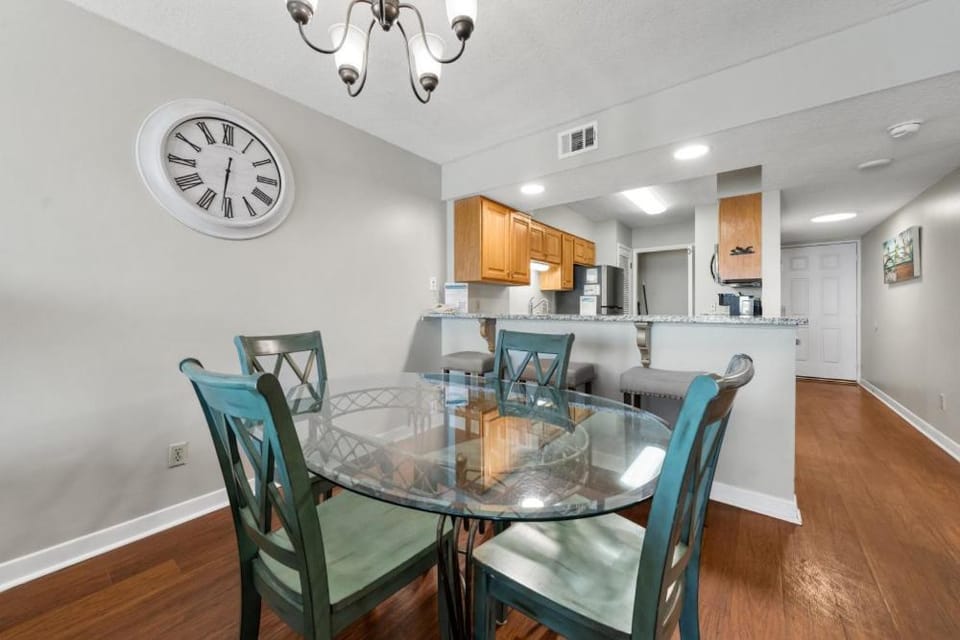 Boardwalk 782 by Youngs Suncoast Apartment in Gulf Shores
