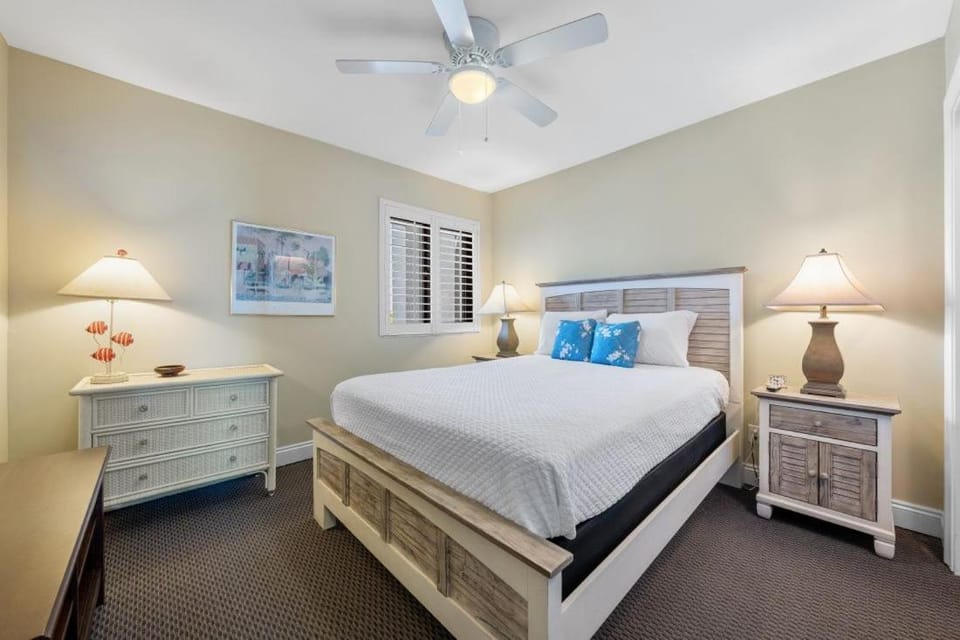 Broadmoor 304 by Youngs Suncoast Apartment in Orange Beach