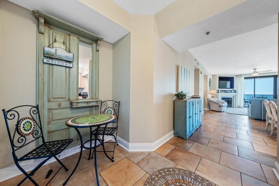 Broadmoor 304 by Youngs Suncoast Apartment in Orange Beach