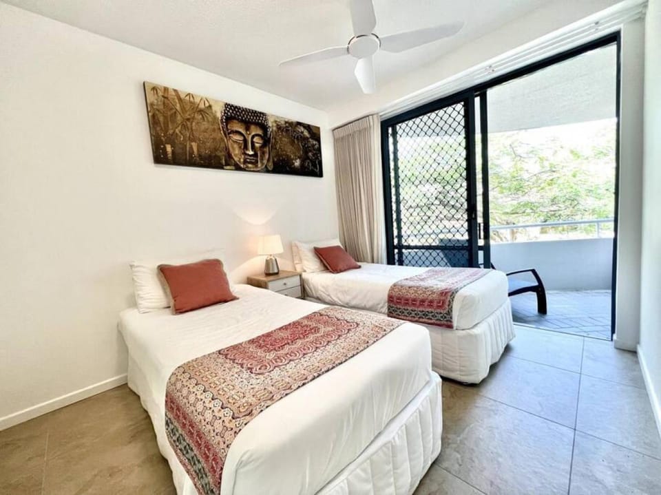Riverside Retreat Pool, Spa & Tennis Apartment in Noosa Heads