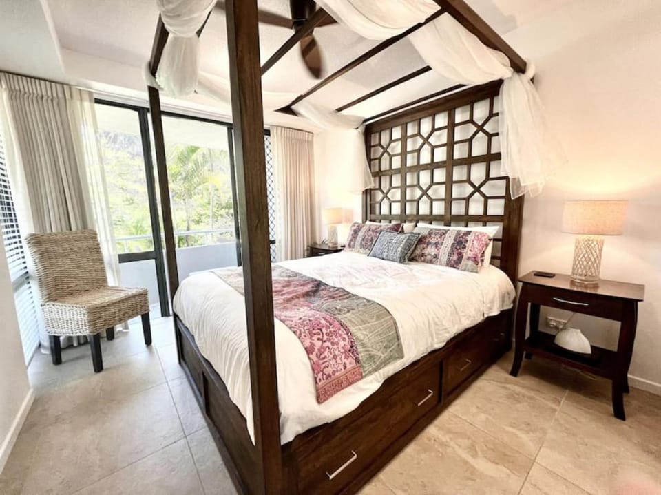 Riverside Retreat Pool, Spa & Tennis Apartment in Noosa Heads