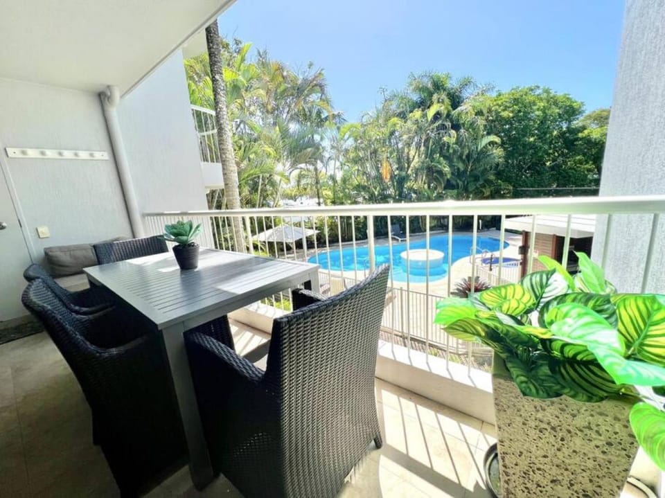 Riverside Retreat Pool, Spa & Tennis Apartment in Noosa Heads