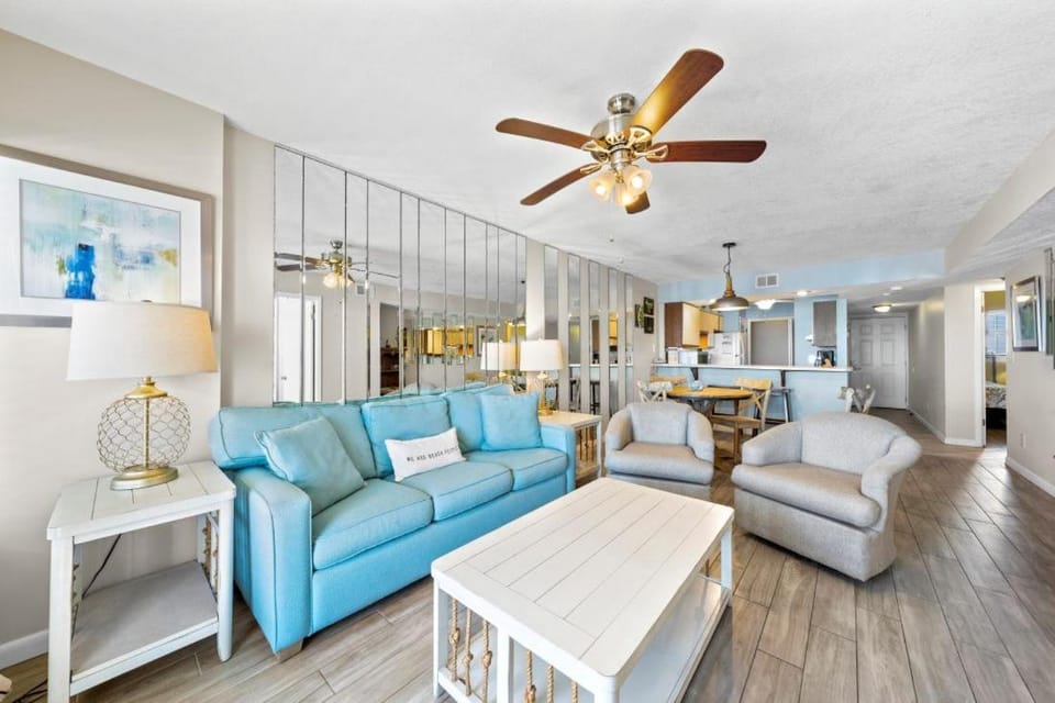 Boardwalk 985 by Youngs Suncoast Apartment in Gulf Shores