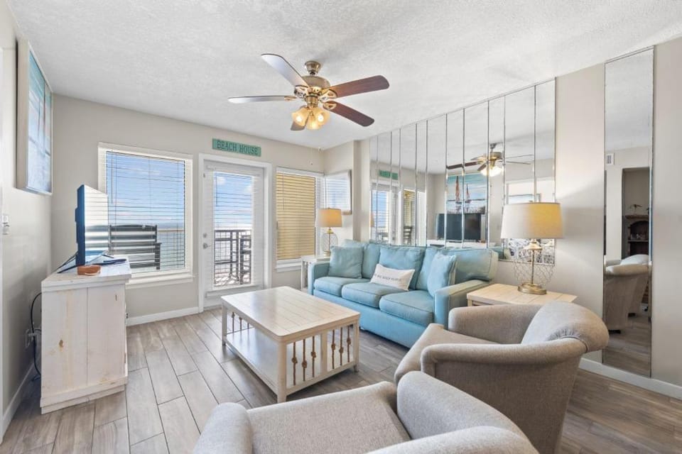 Boardwalk 985 by Youngs Suncoast Apartment in Gulf Shores