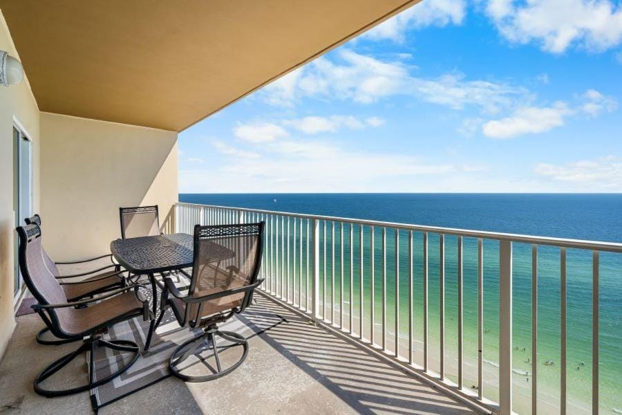 Crystal Shores West 1107 by Youngs Suncoast Apartment in West Beach
