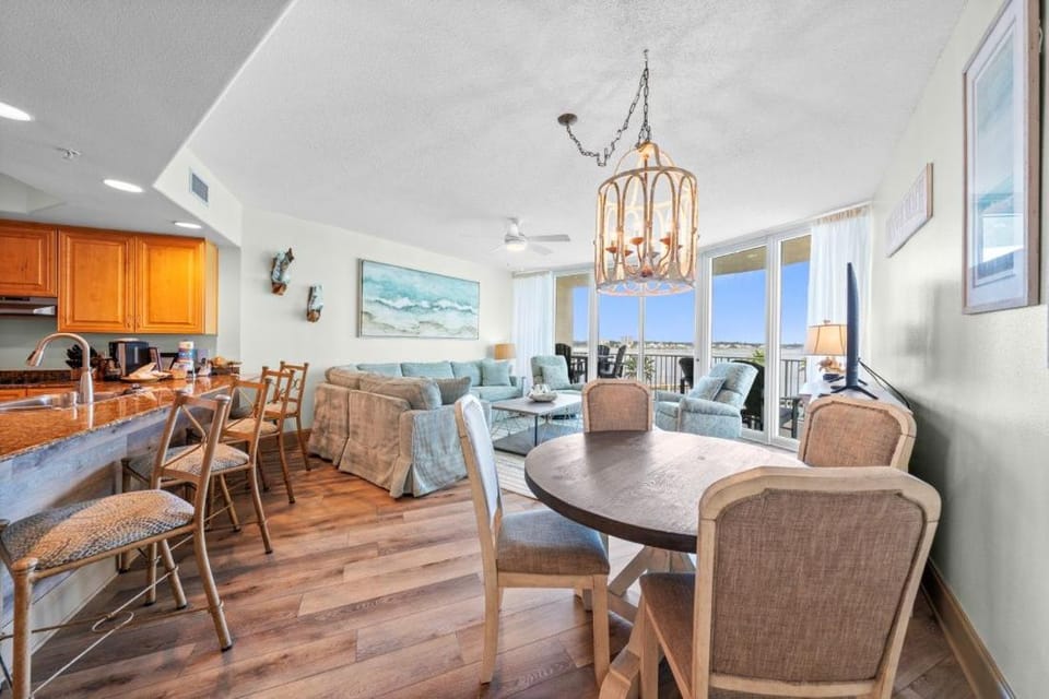 Day, Kitchen or kitchenette, Living room, Seating area, Dining area, Pool view, furniture