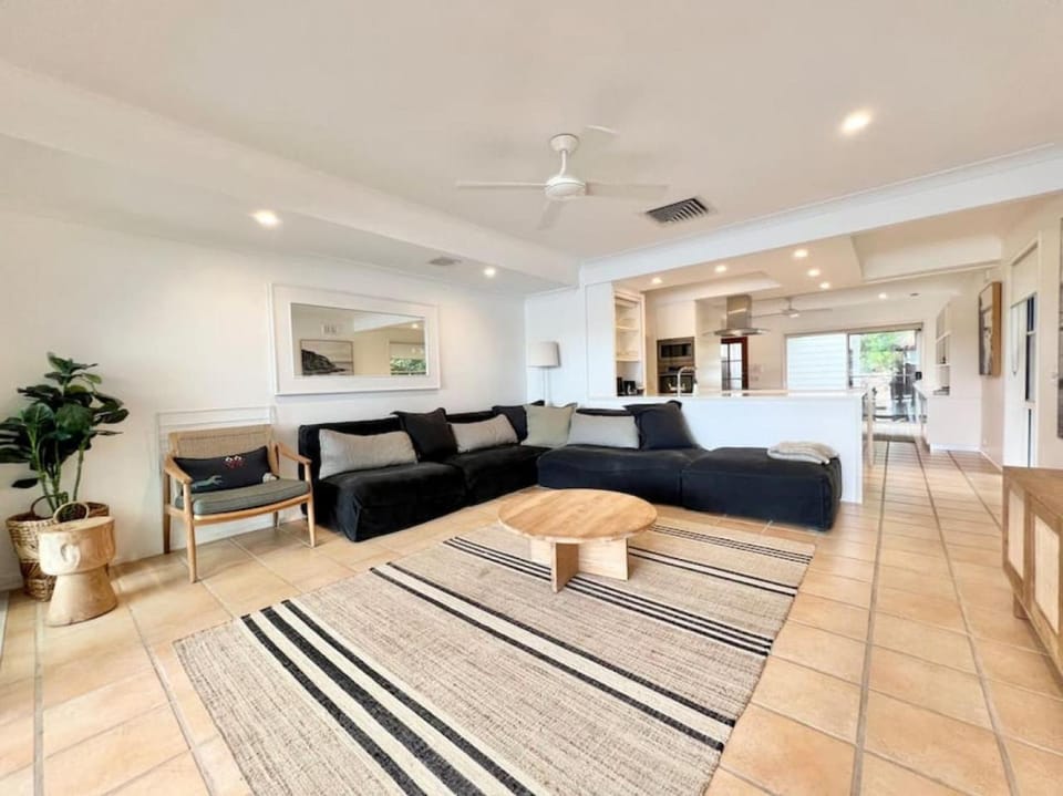 40 Stunning 3 Bedroom On Noosa River Apartment in Noosaville