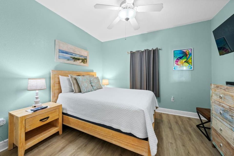 Crystal Shores West 1002 by Youngs Suncoast Apartment in West Beach