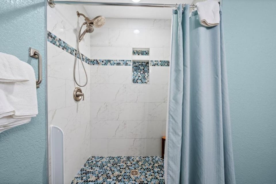 Crystal Shores West 1002 by Youngs Suncoast Apartment in West Beach
