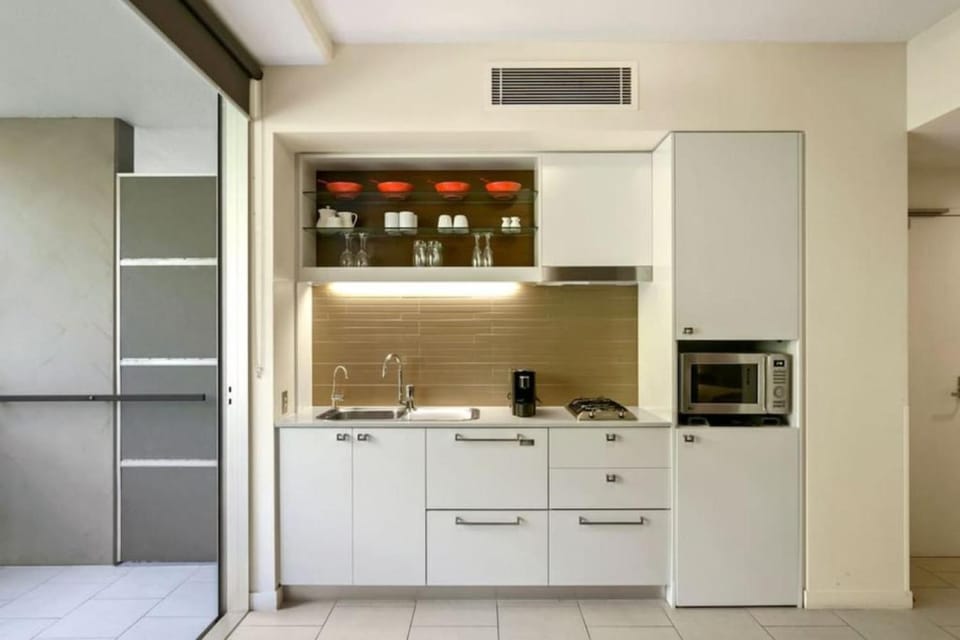 7306 Short Stroll to Hastings Street Apartment in Noosa Heads