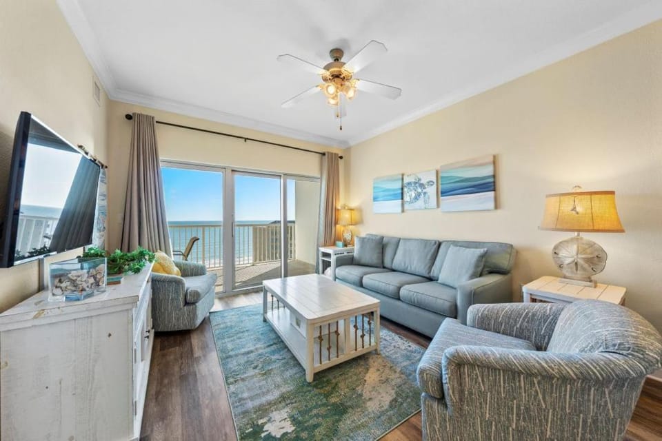 Day, TV and multimedia, View (from property/room), Balcony/Terrace, Living room, Seating area, Sea view, furniture