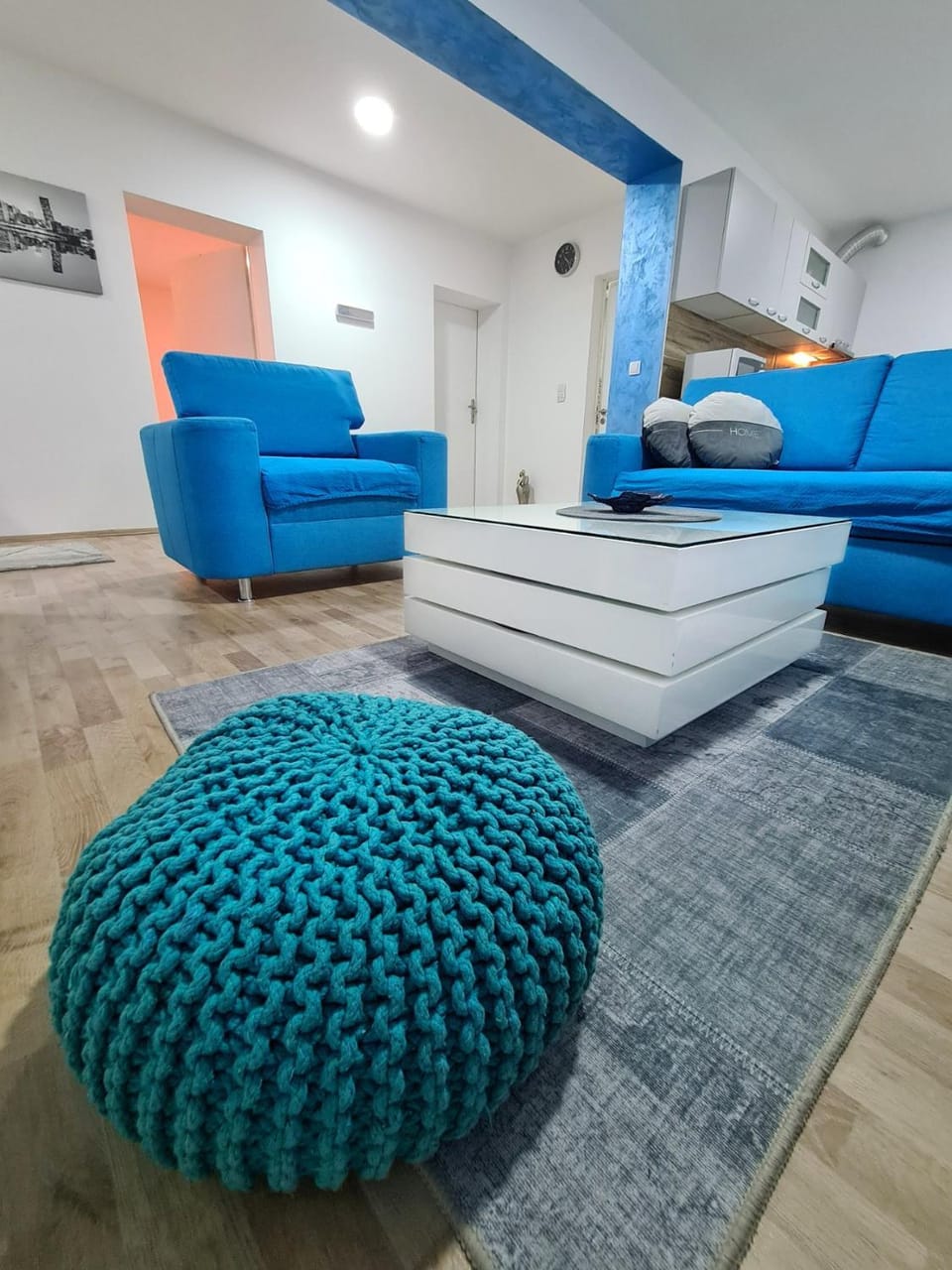 Living room, Photo of the whole room, Seating area