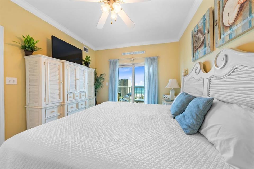 Crystal Tower 606 by Youngs Suncoast Apartment in West Beach